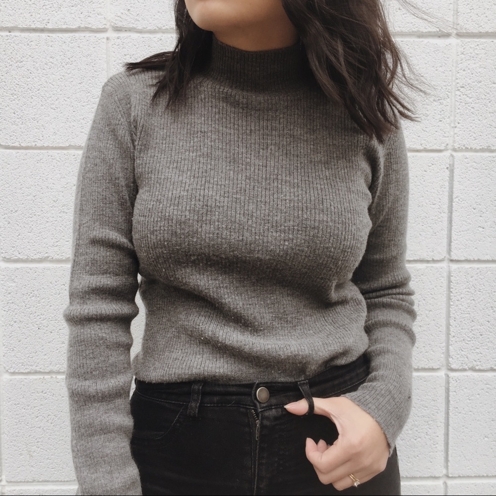 ANN TAYLOR MERINO WOOL MOCK TURTLENECK